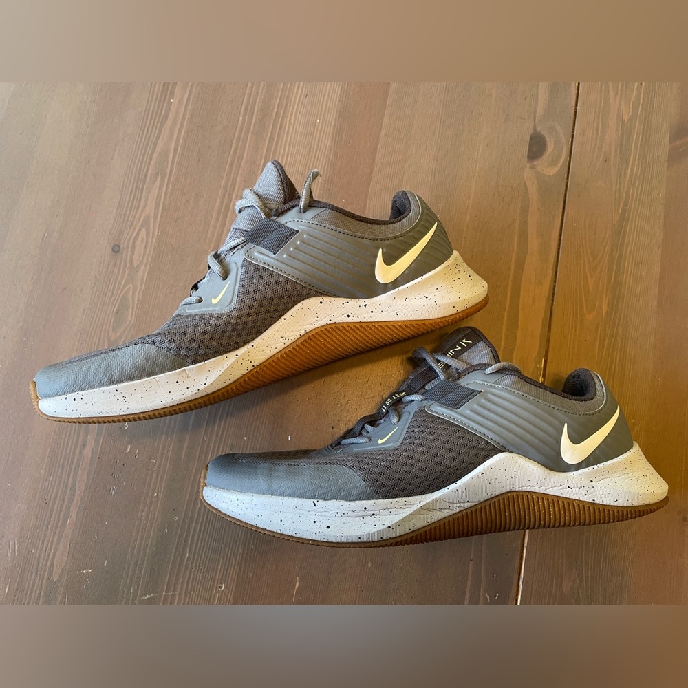 Nike Metcon MC Trainer Smoke Grey Gum Sneakers - Size 12